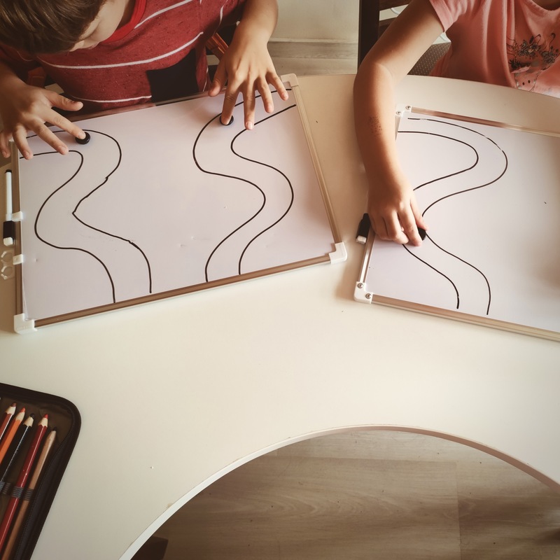 Különféle ügyességi játékokkal is kísérletezünk.