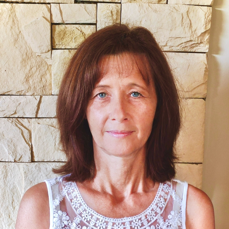 Tekerné Izafé Anikó